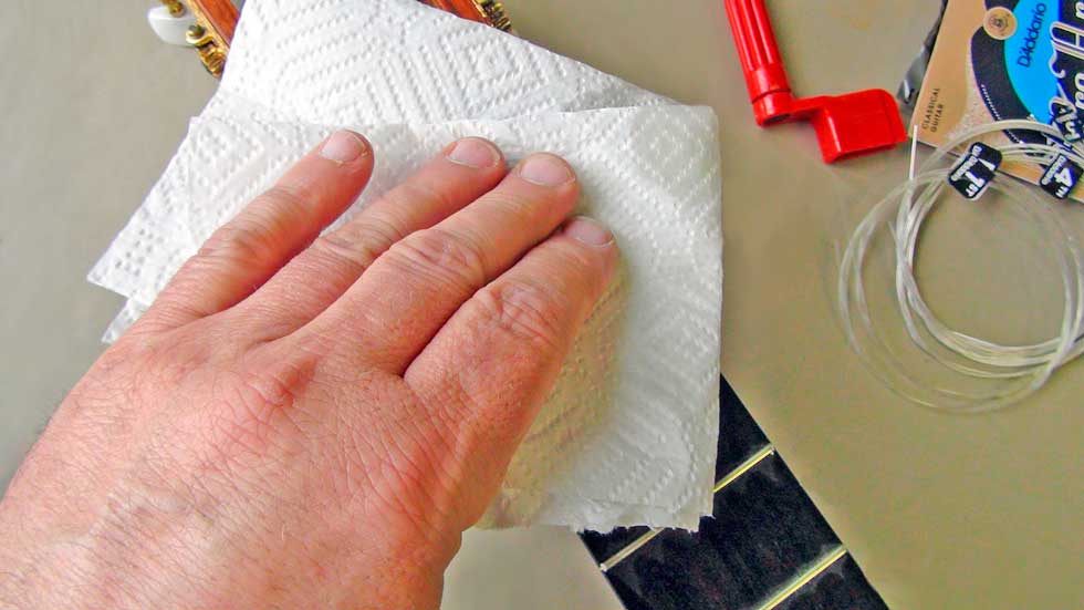 Apply Lemon Oil to the Guitar Fingerboard