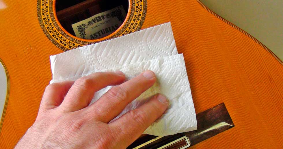 Clean the Guitar