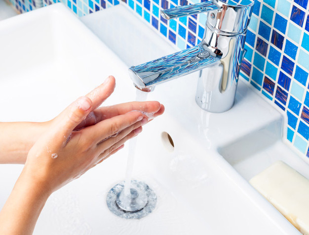 Clean Hands Versus Clean Piano Keys: Best Advice for Cleaning Piano Keys - Confirmed by a Real Expert